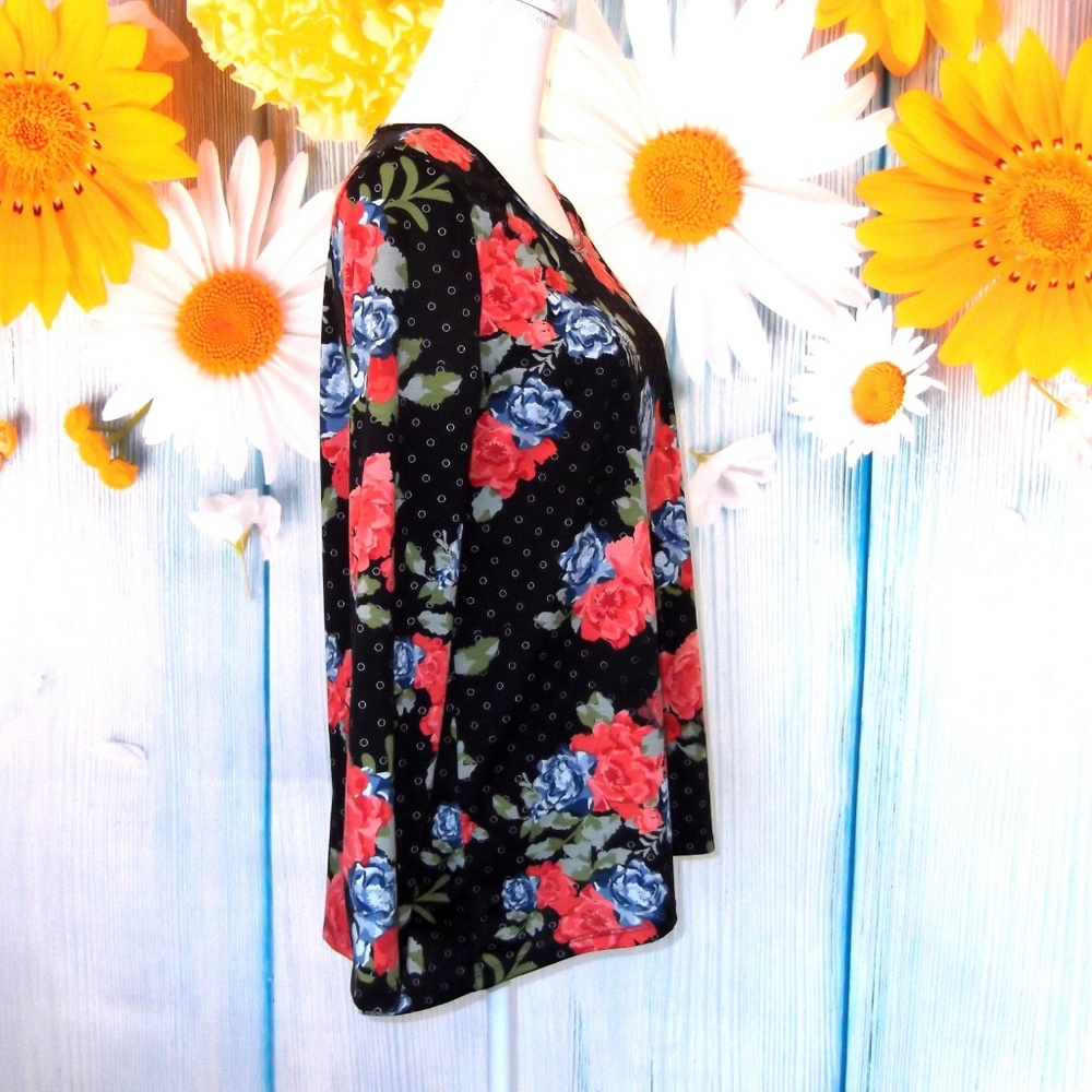 LulaRoe Floral Lynnae Top Size Medium - Picture 6 of 7